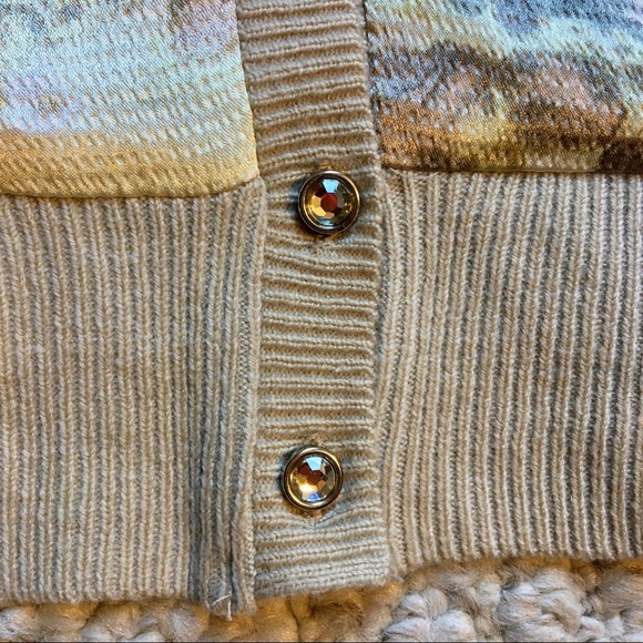 NWT Silky lightweight sweater w/diamond buttons - Picture 6 of 7
